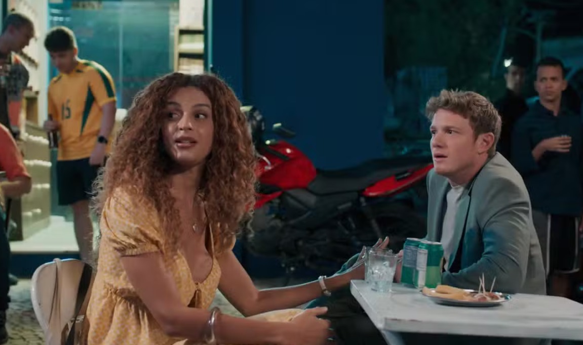 Em Três Graças, Bagdá provoca Viviane e Leonardo